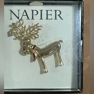 Vintage Reindeer Christmas Pin Gold Tone NEW